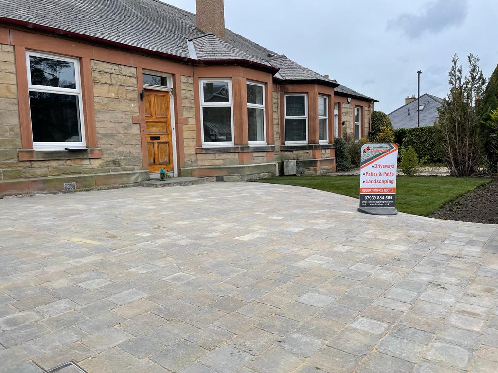 new monoblock driveway in duddingston, edinburgh, lothians