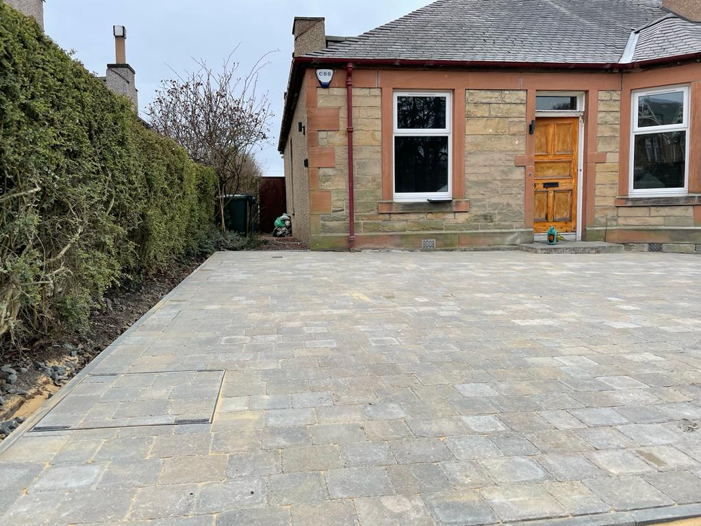 new monoblock driveway in duddingston, edinburgh, lothians