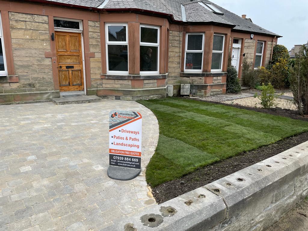 new monoblock driveway in duddingston, edinburgh, lothians