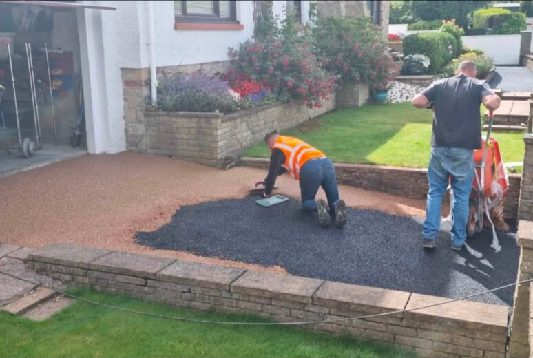 Our expert team excavated the area for the driveway and path and installed vuba resin.